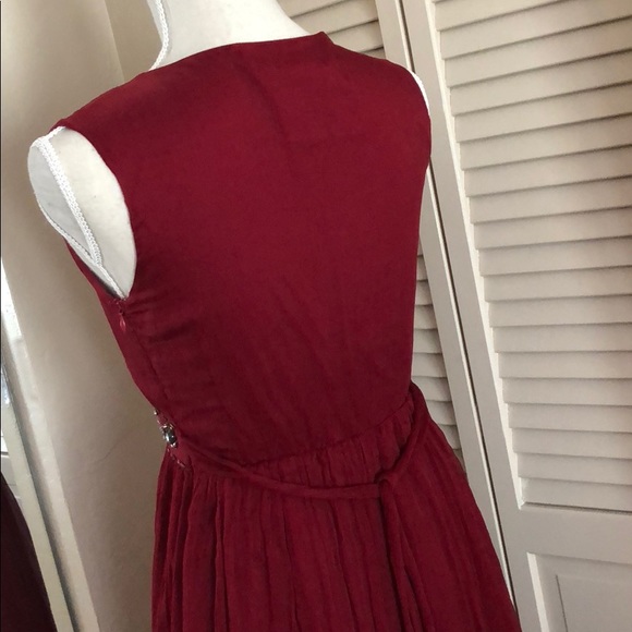 Embroidered wine red silk dress - Picture 7 of 7